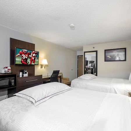Red Roof Inn Plus+ & Suites Malone Екстериор снимка