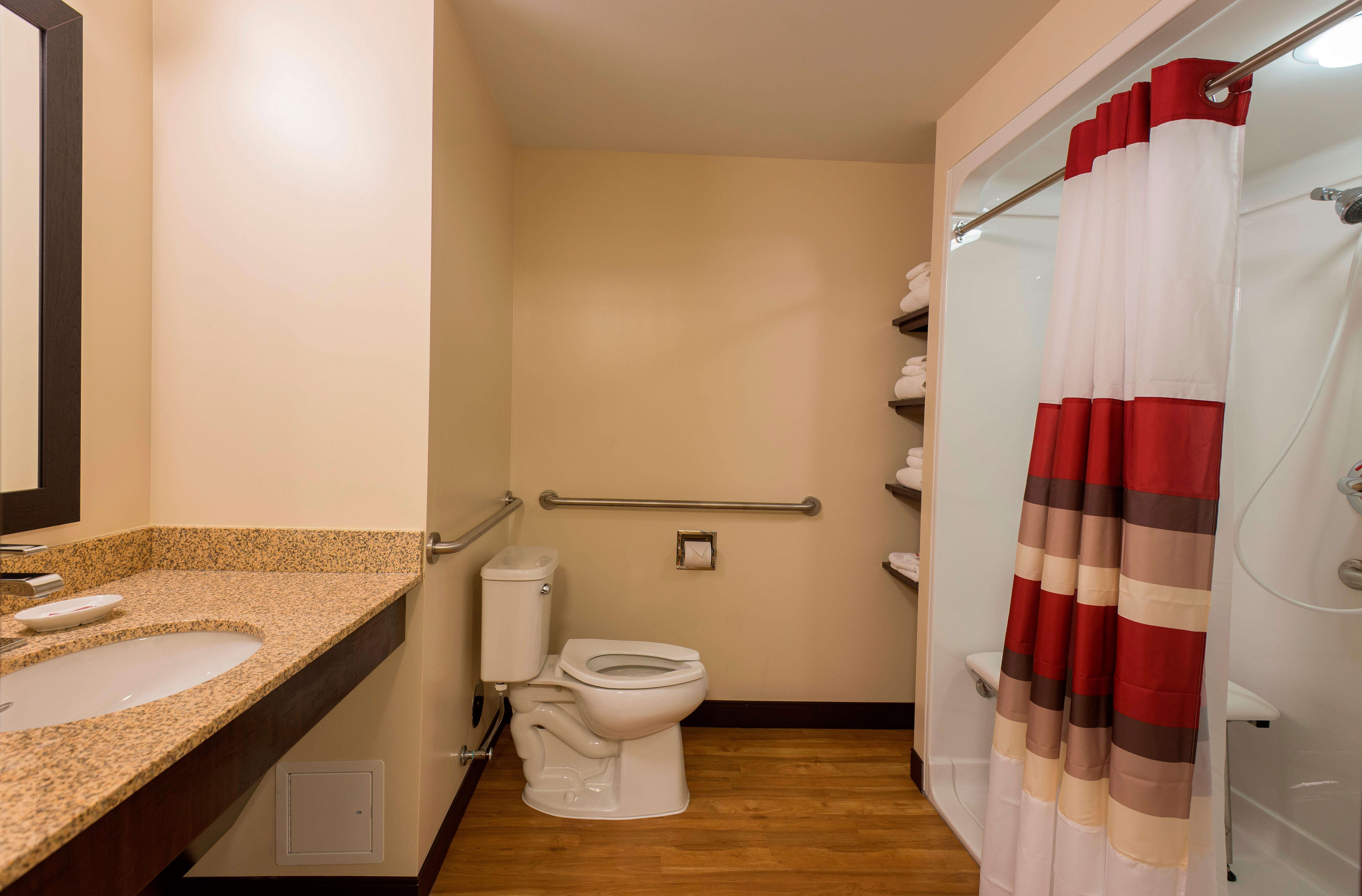 Red Roof Inn Plus+ & Suites Malone Екстериор снимка