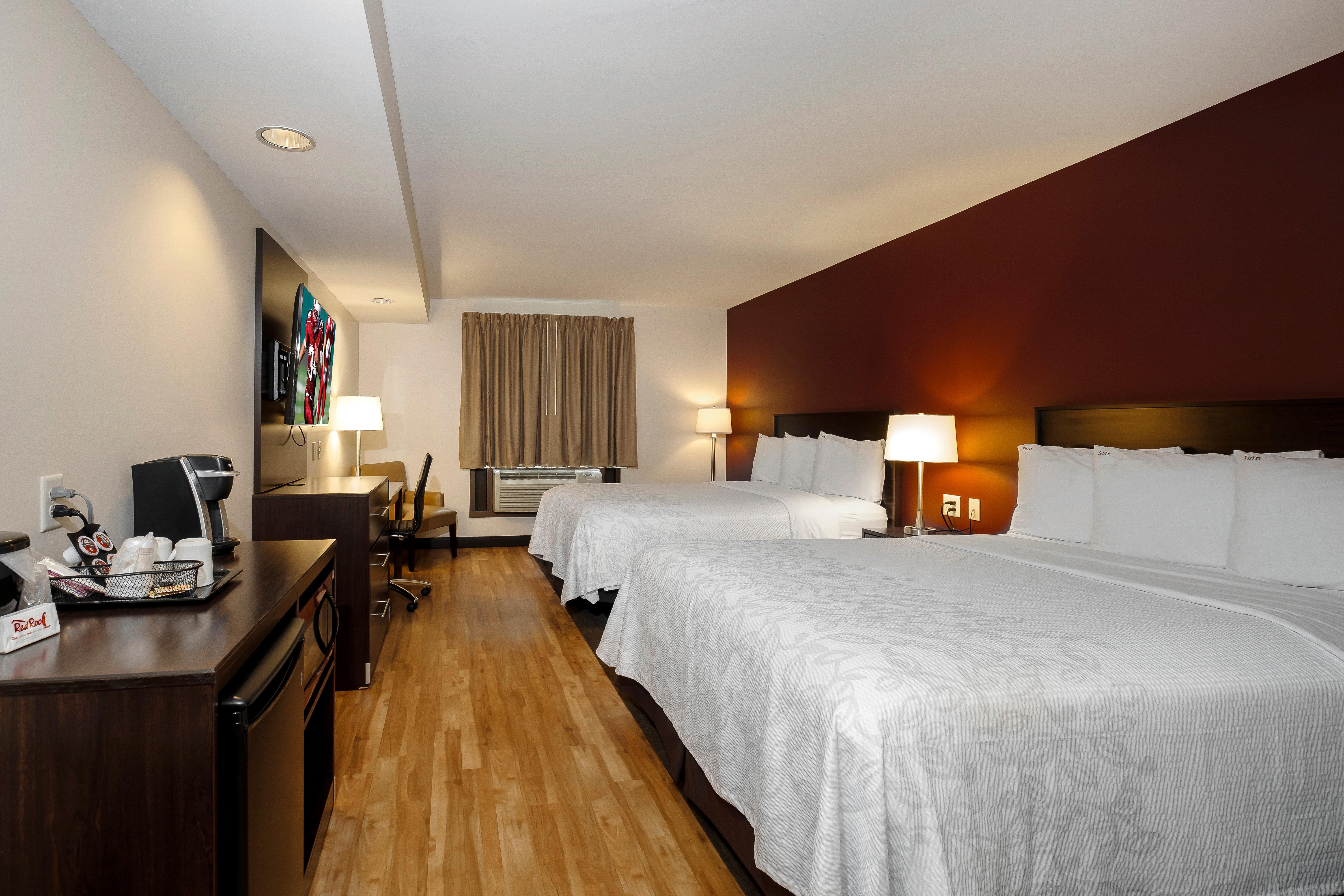 Red Roof Inn Plus+ & Suites Malone Екстериор снимка
